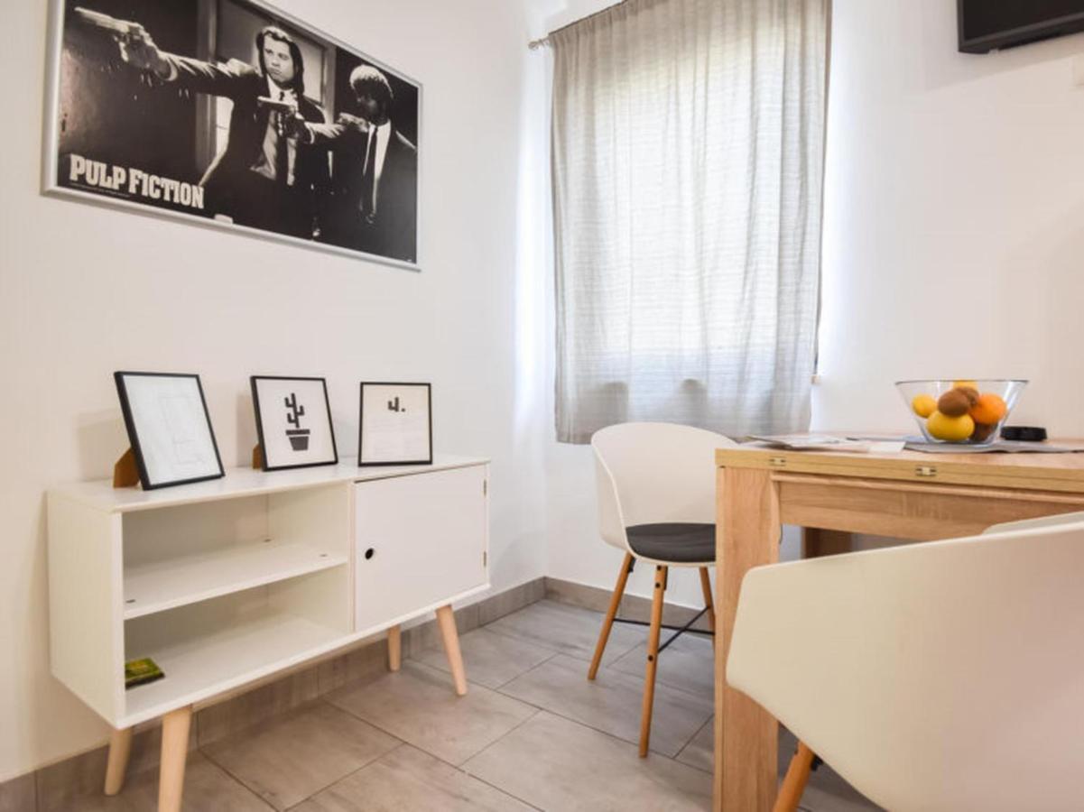 Studios Barre With Jacuzzi Ровинь Экстерьер фото