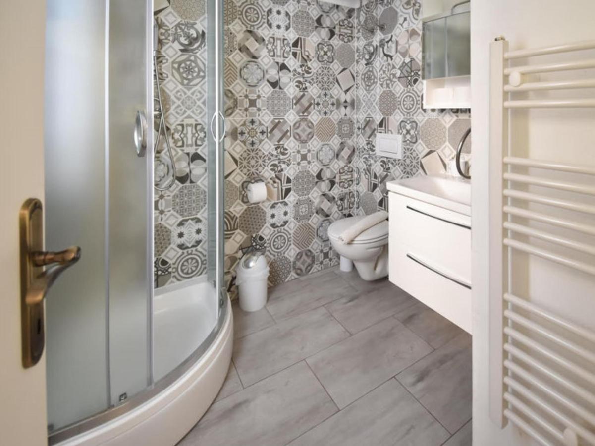 Studios Barre With Jacuzzi Ровинь Экстерьер фото