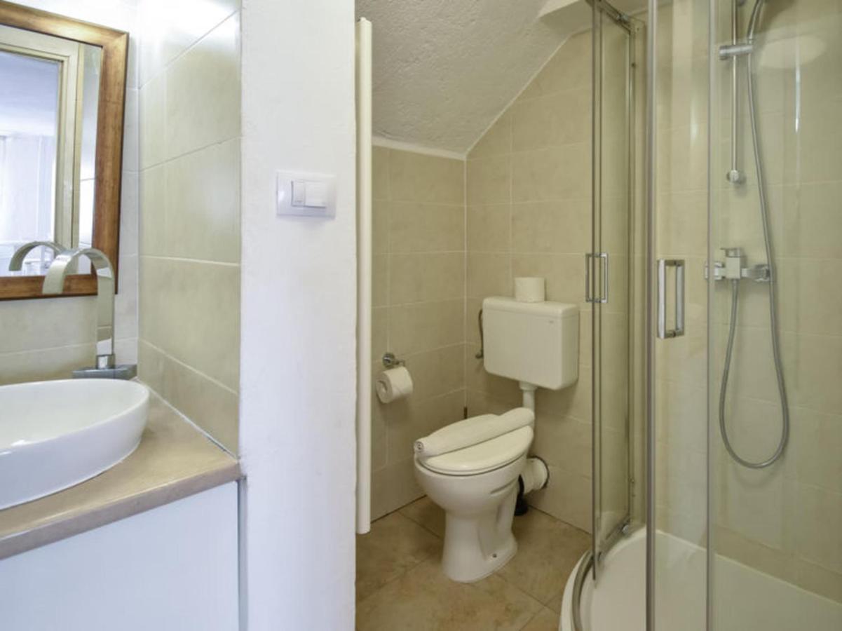 Studios Barre With Jacuzzi Ровинь Экстерьер фото
